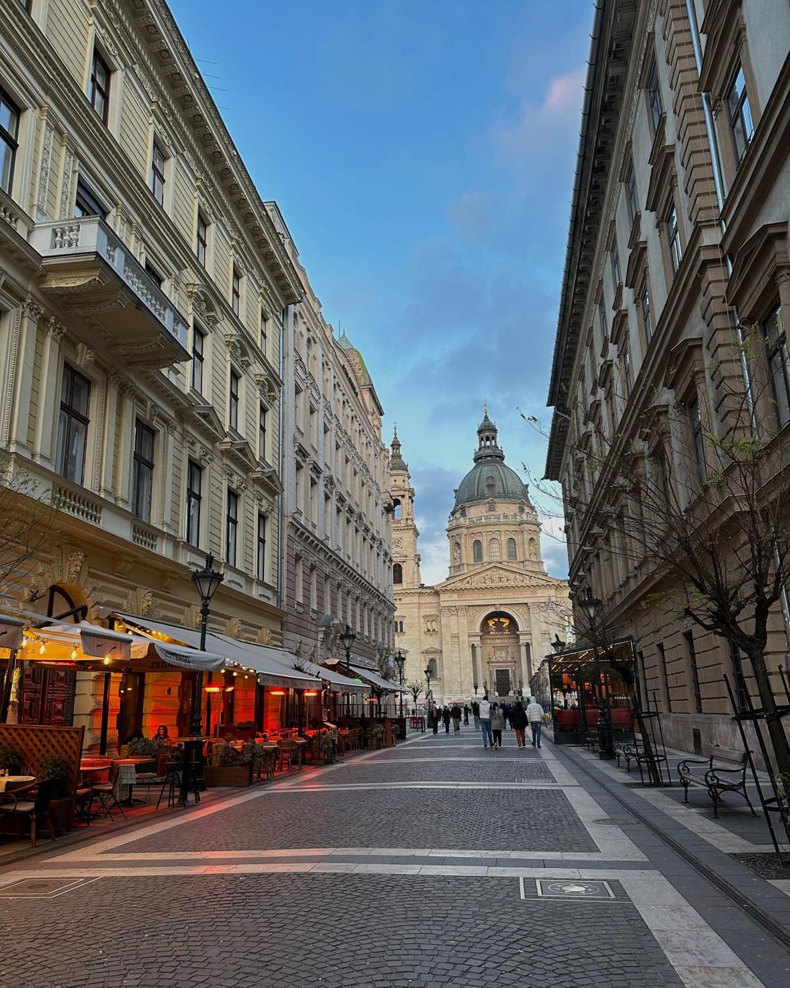 Dolce Vita Basilica Budapeste Exterior foto