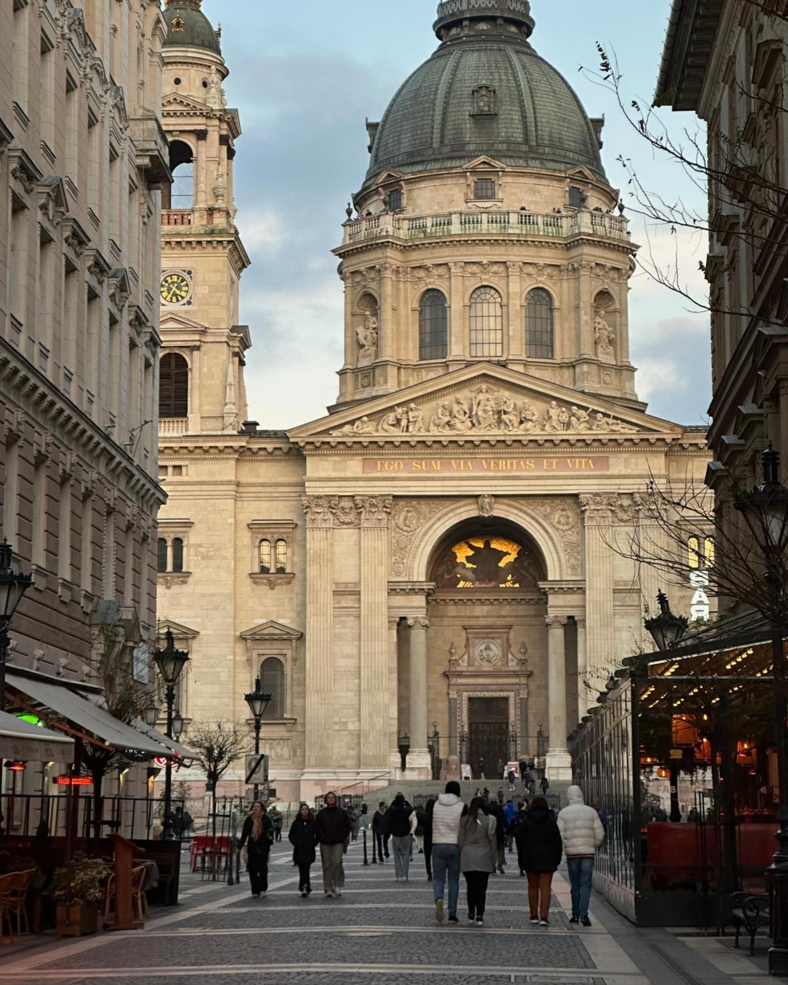 Dolce Vita Basilica Budapeste Exterior foto