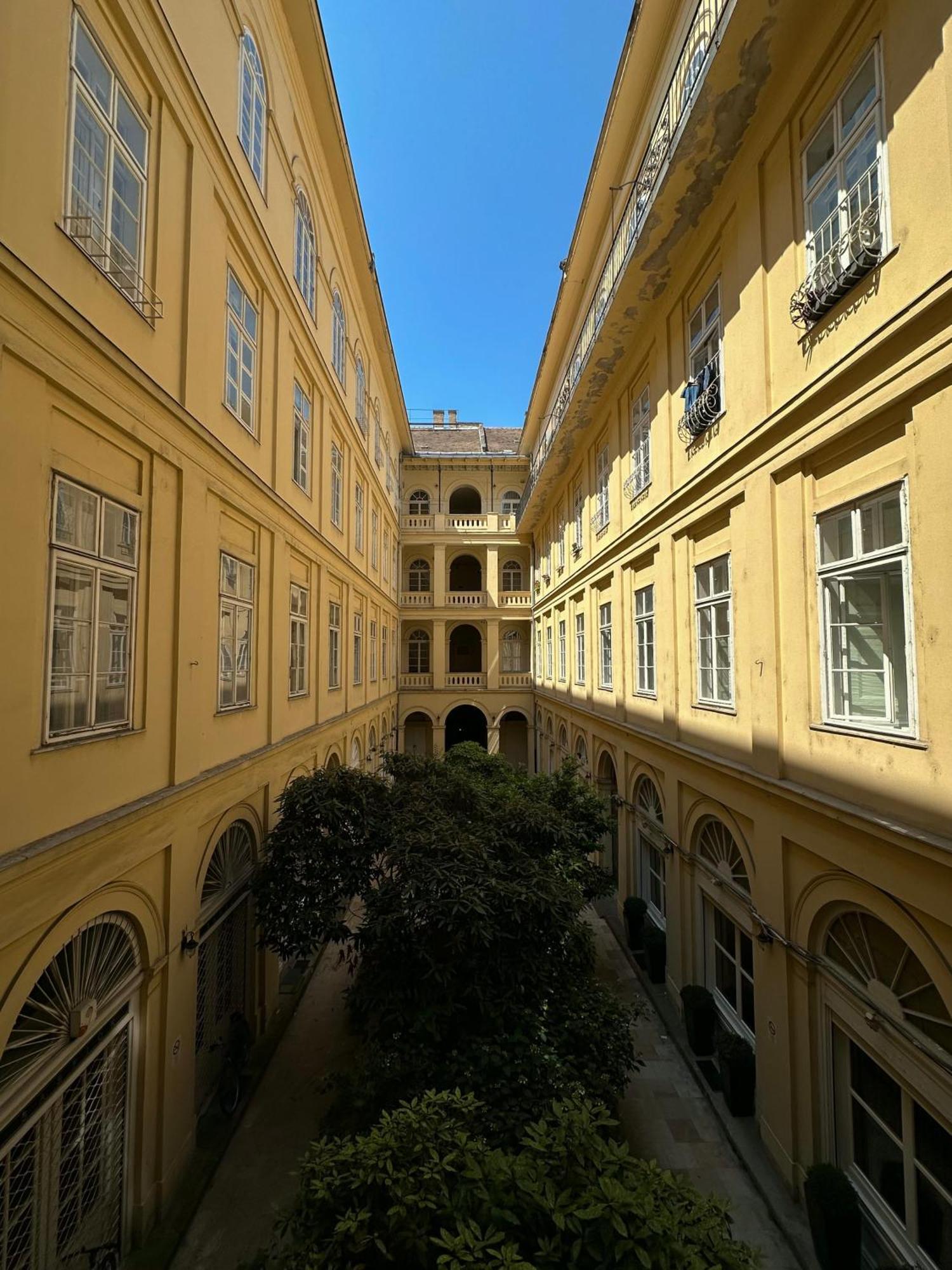 Dolce Vita Basilica Budapeste Exterior foto